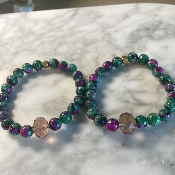 Ruby zoisite gemstone with Swarovski crystal bracelet - Picture 6 of 6